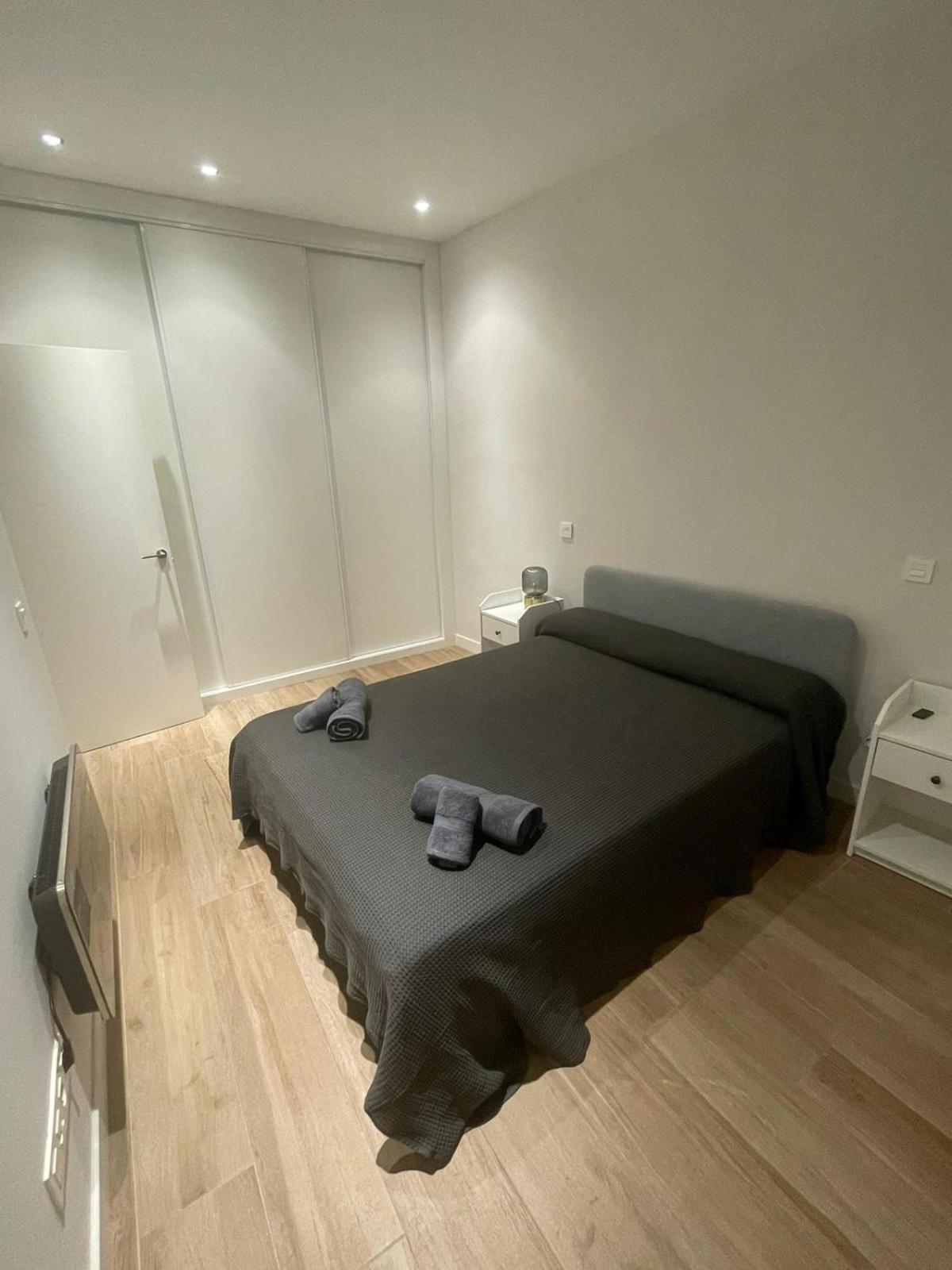Appartement In Monumental Square Center Madrid