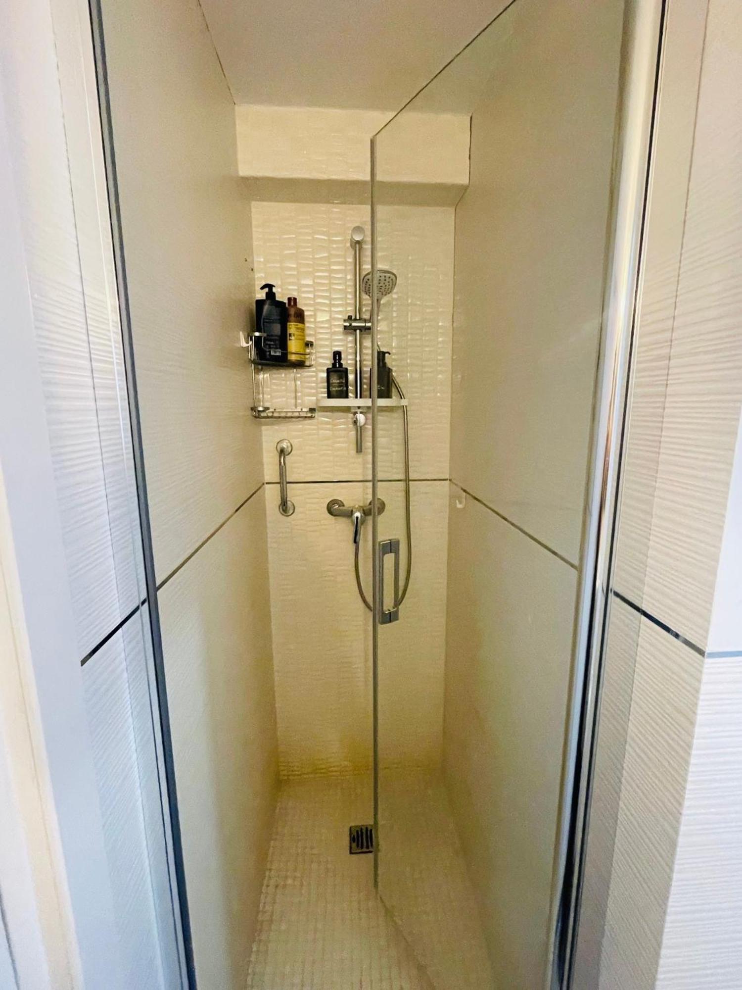Appartement In Monumental Square Center
